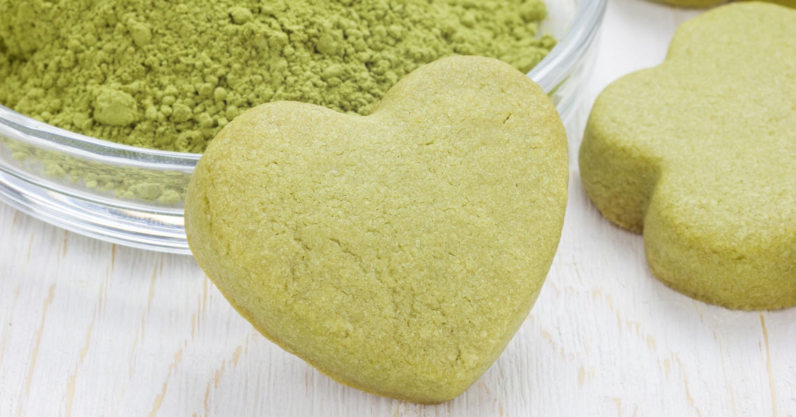 matcha powder in heart shape